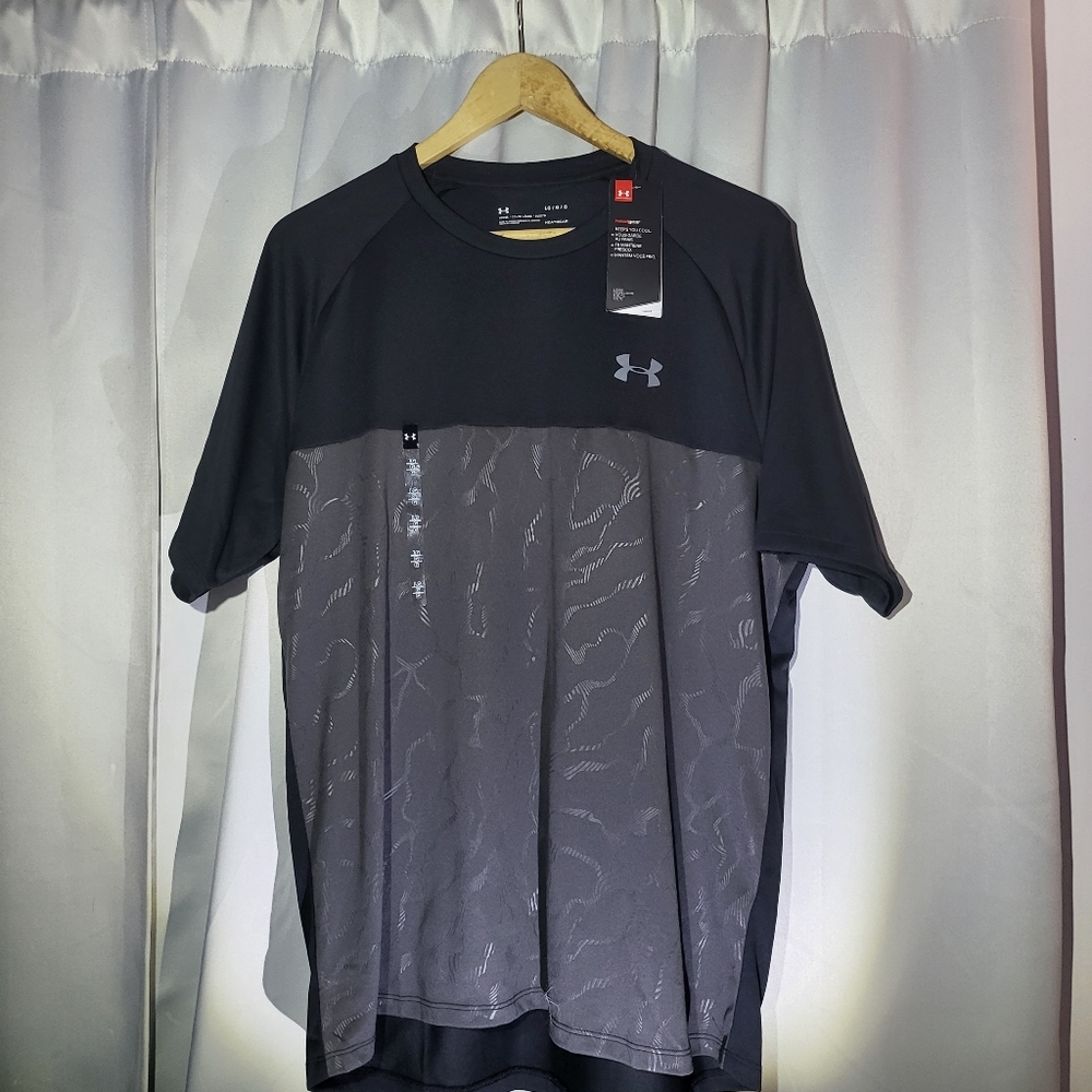 UNDER ARMOUR MENS TEE (Large) NWT
